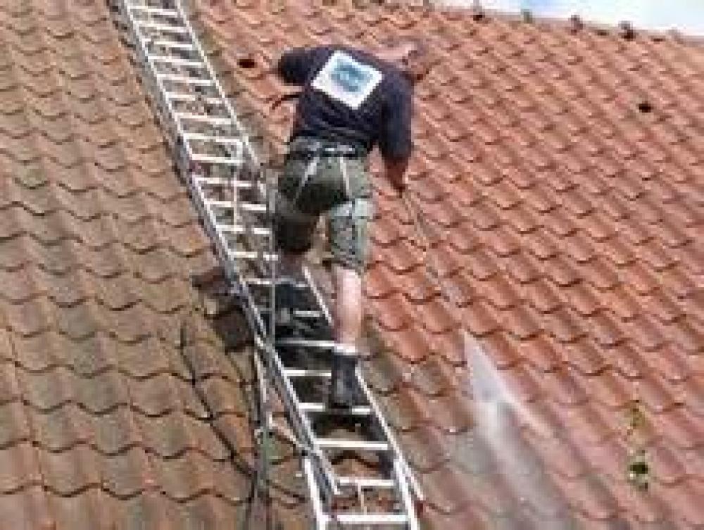 NETTOYAGE DEMOUSSAGE TOITURE